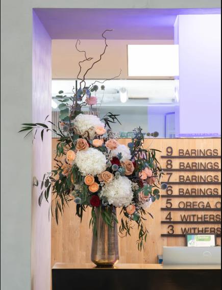 Decor nội thất cao cấp bằng hoa khô vĩnh cửu – Giải pháp trang trí bền đẹp cho khách sạn hiện đại